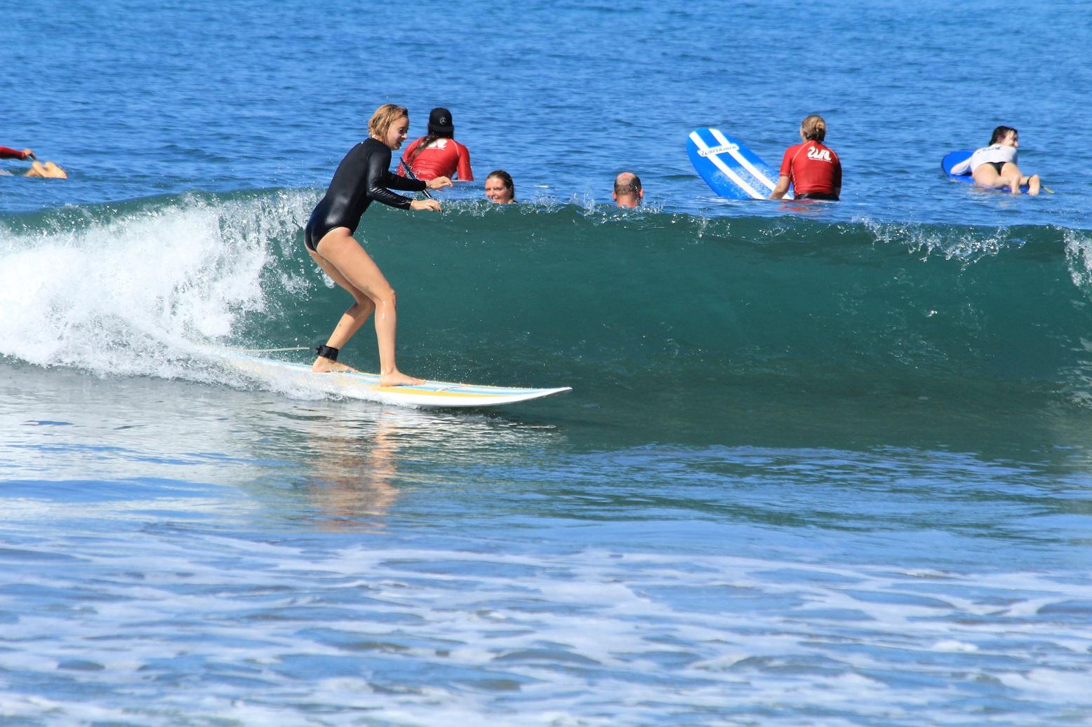 surf school dominicalito beach
